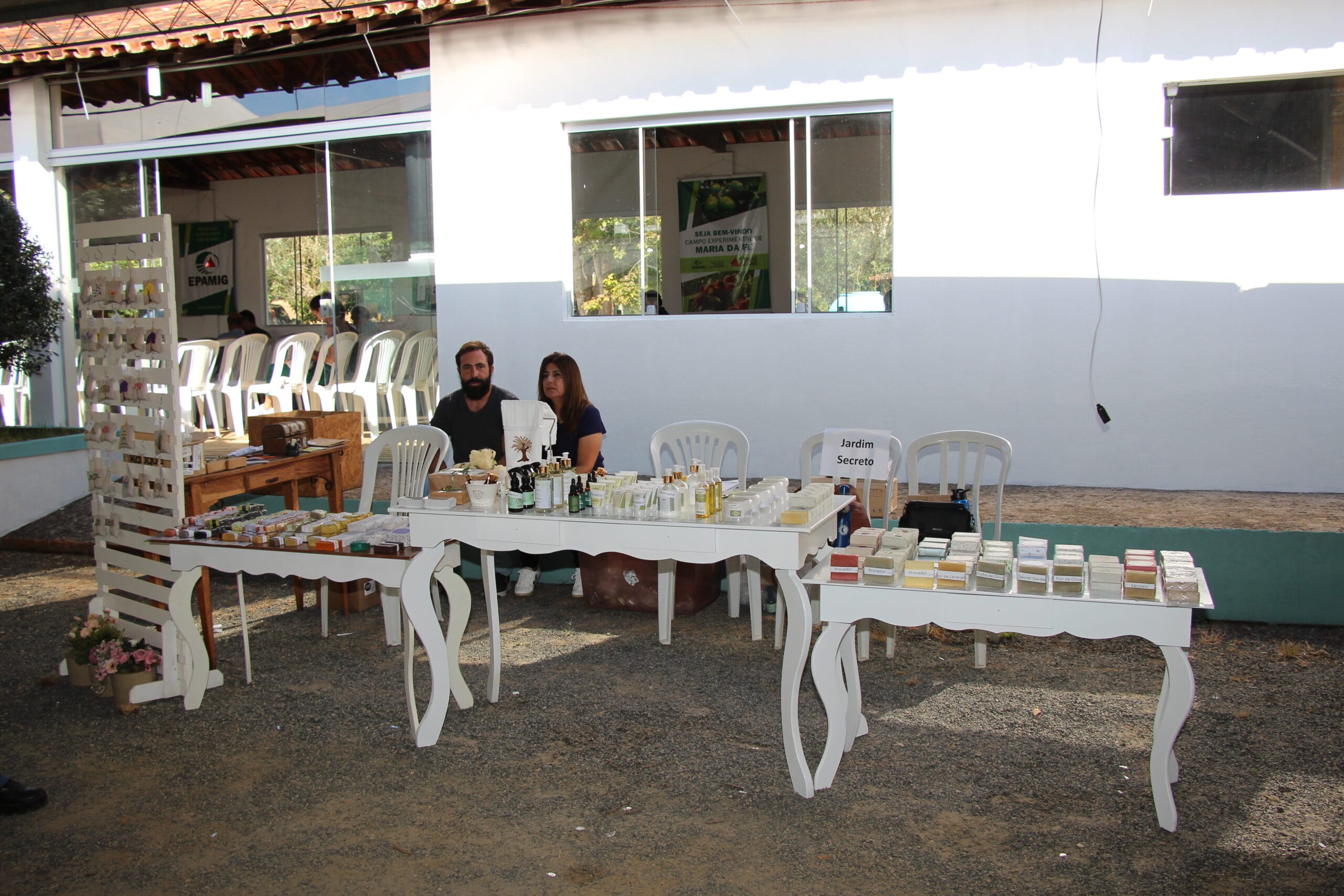 Expositores produtos derivados do azeite Azeitech 2025 Foto Erasmo Pereira Ascom EPAMIG